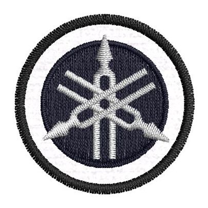 Patch  YAMAHA Diametro 3 Cm. su base bianca e filo nero Cod.20220112_A