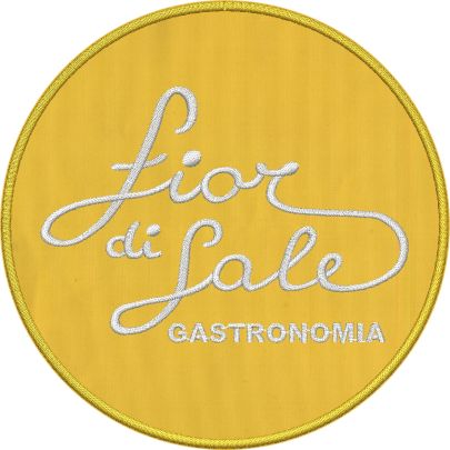 Patch ricamato tondo su base gialla gastonomia fior di sale diam 120 mm. 