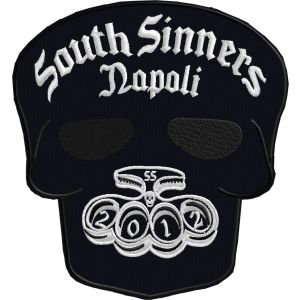 Patch South Sinners ,su forma teschio2 ricamato Cod.20130618_G