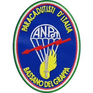 Scudetto ricamato PARACADUTISTI Bassano del Grappa su fondo blu royal  Cod. 20191001_A