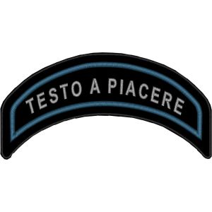 Patch nominativo curvato in basso e ricamato con il proprio nome o incarico su base nera Cod.20211012_A