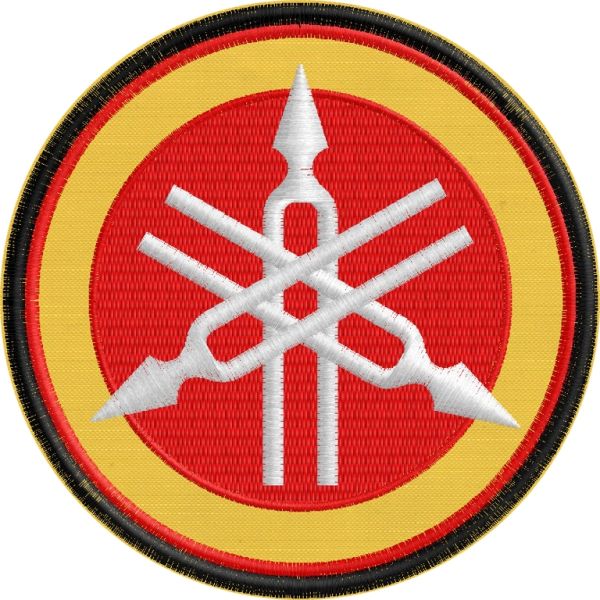 Patch ricamato su base gialla  YAMAHA Diametro 13 Cm. Cod.20101030_C