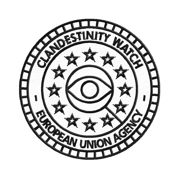 Patch tondo diam. 8 CLANDESTINITY WATCH European agency Cod.20150511_A raddrizzato scritta