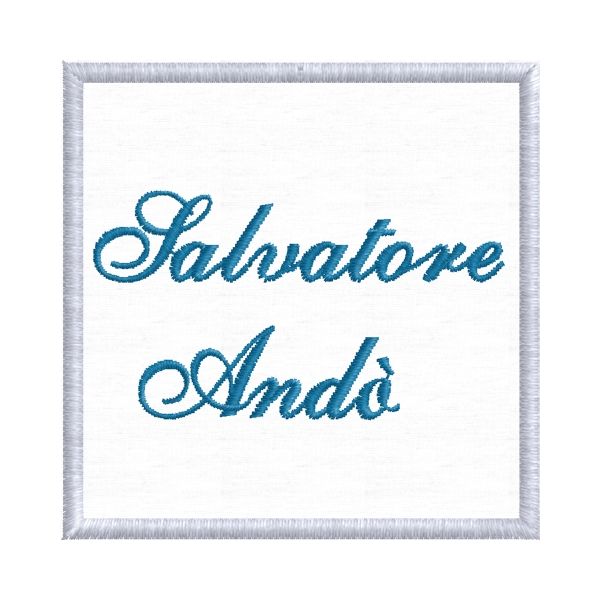 Patch ricamato con nome a piacere su base di tessuto bianco nome cognome