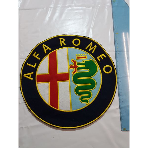 foto Alfa Romeo patch ricamato con tessuti diam. 35 cm.  con panni e poliestere