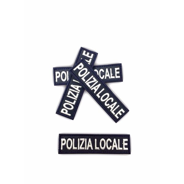 Rendering ricamo scritta POLIZIA LOCALE su base blu navy Cm.9 x 2 