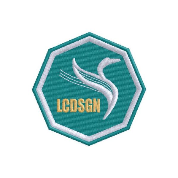 Patch ricamato logo OTTAGONALE LCDSGN mm. 65 per 65 di altezza SU BASE BIANCA