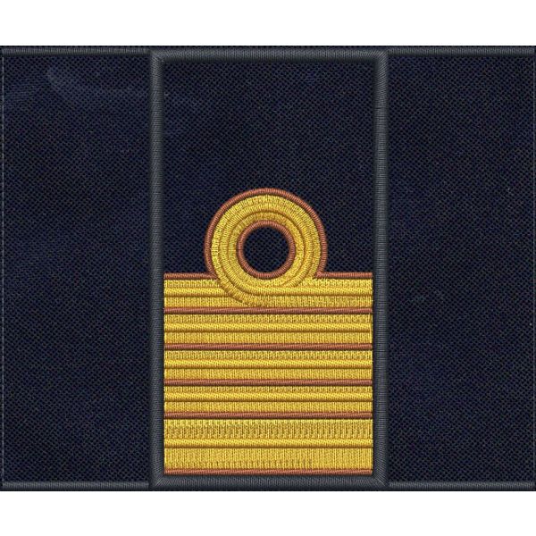 Tubolare ricamato "MARINA MERCANTILE" confezionato finito con dimens. 90 X 48 mm. Cod. 202111M06