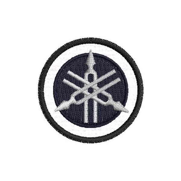 Patch  YAMAHA Diametro 3 Cm. su base bianca e filo nero Cod.20220112_A