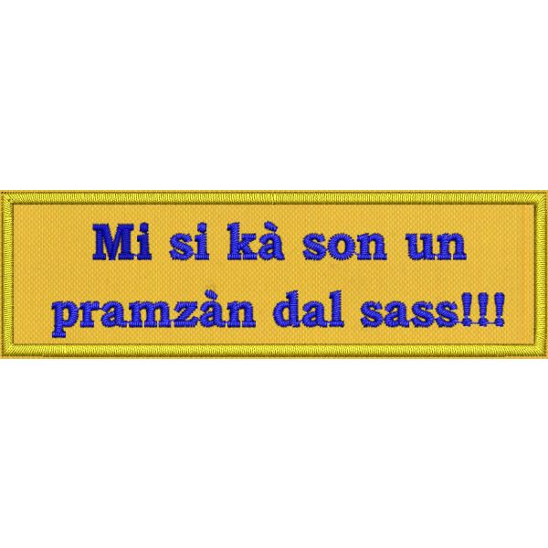 Patch ricamata cm. 10 x 3 su base gialla e testo a piacere 