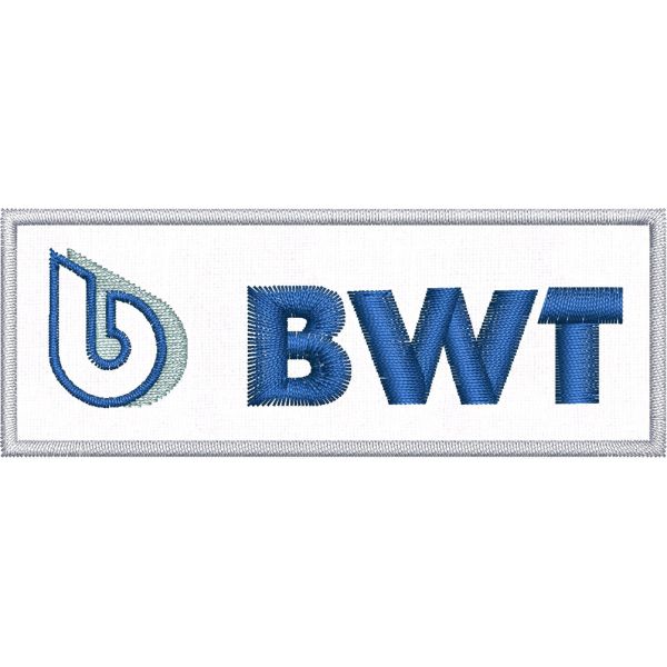 Patch ricamato su base bianca logo BWT mm. 85 per 30 di altezza 
