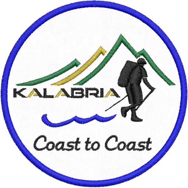 Patch Ricamato cammino Calabria Coast to Coast diam. cm.7,5 su base bianca.