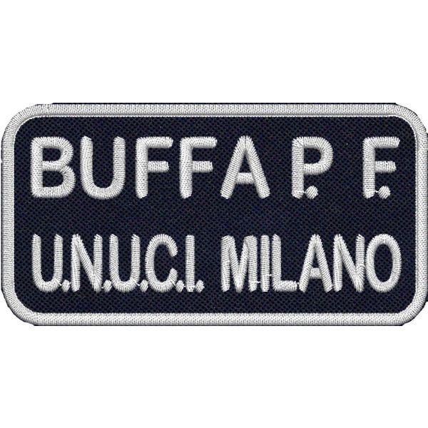 Patch ricamata identificativa su due righe cm. 9 x 4,5 su base blu navy e filo GIALLO POLIESTERE