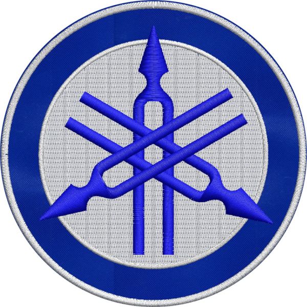 Patch  YAMAHA Diametro 13 Cm. su base blu e filo bianco