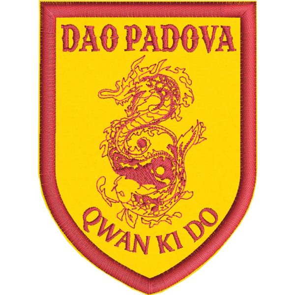 Scudetto ricamato dragone DAO PADOVA cm. 9,5 x7 su base panno sombrod giallo