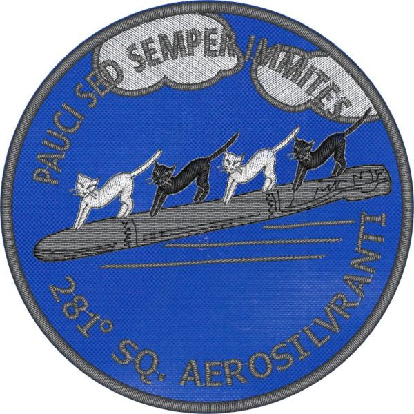 Patch ricamato PAUCI SED SEMPER IMMITES 281 SQ SU BASE ZZURRA
