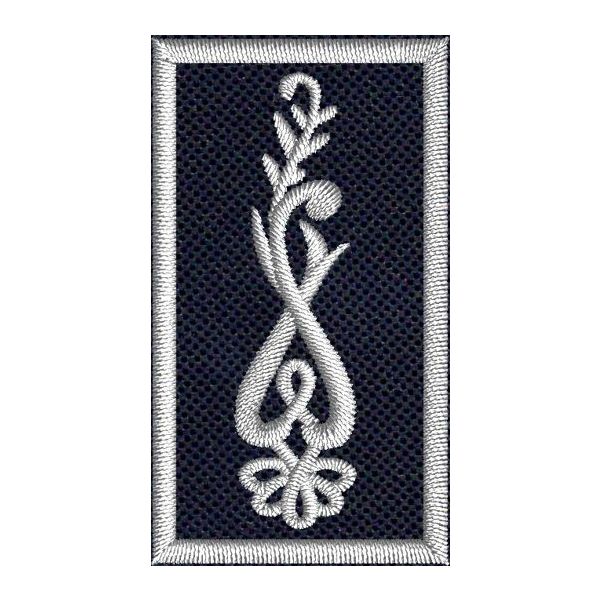 Patch ricamato su base blu navy  mostrina da punta collo misura mm.45x25 C