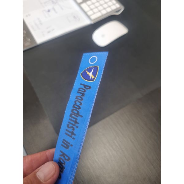 Patch ricamato Paracadutisti in Roma su singola facciata  ad uso portachiavi 