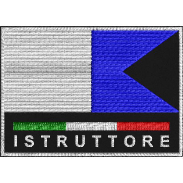 Etichetta nominativa ricamata con testo a piacere personalizzata su base nera cm. 11 x 3 