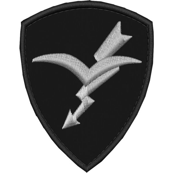 Scudetto folgore ricamato su tessuto NERO e BORDO ARGENTO misura cm. 9 x 7