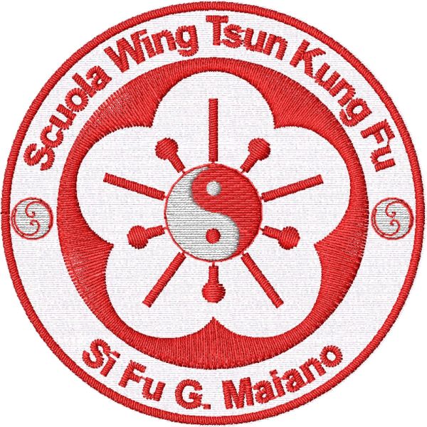 Stemma ricamato Scuola Wing Tsun Kung FU diametro cm. 7  su base bianca 