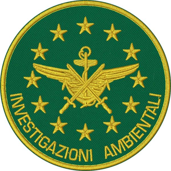 Patch ricamata INVESTIGAZIONI AMBIENTALI su base verde , diametro cm.8