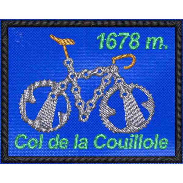 Stemma rettangolare cm. 6x5 ricamato su fondo blu ,COL DE LA COUILLOLE