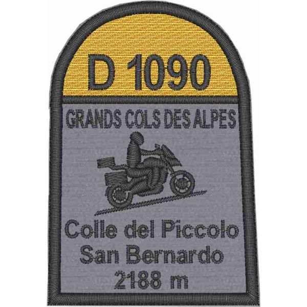 Scudetto ricamato "passo del piccolo san Bernardo 2188m." su base grigia