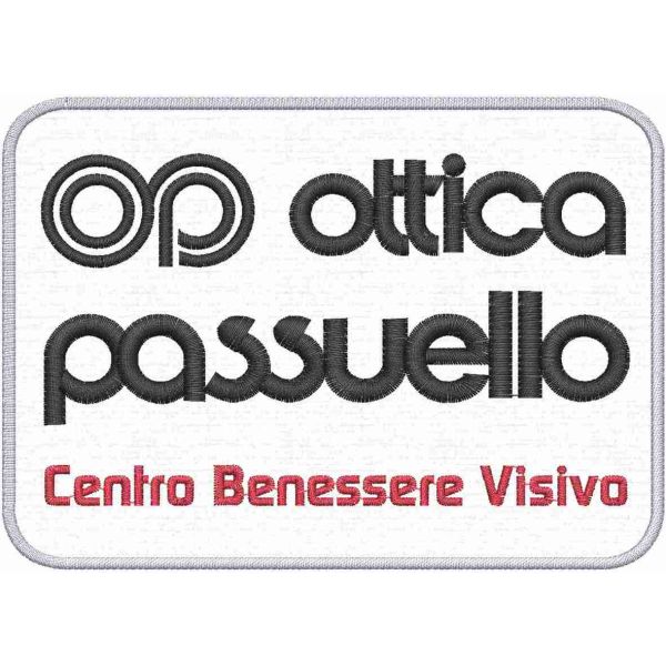 Patch ricamato Ottica Passuello centro visivo su base bianca cm. 13 x 10