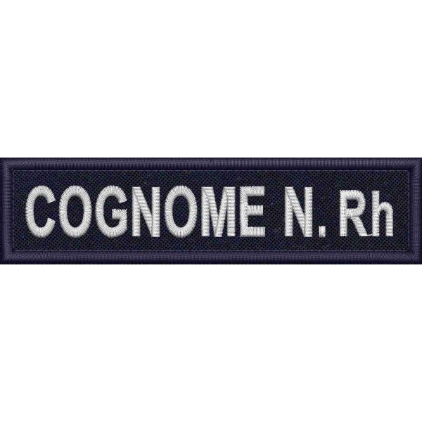 Patch ricamato con il tuo Cognome, N. e Gruppo sanguigno su fondo di tessuto  Blu Navy 