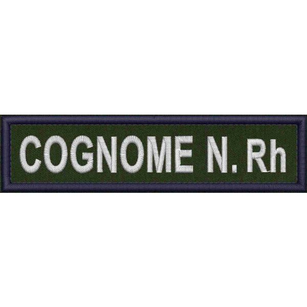 Patch ricamato con il tuo Cognome, N. e Gruppo sanguigno su fondo di tessuto  Blu Navy 