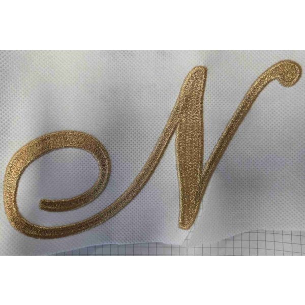 prova ricamata tutto con filato GOLD dimensioni cm. 18,5x10,5 