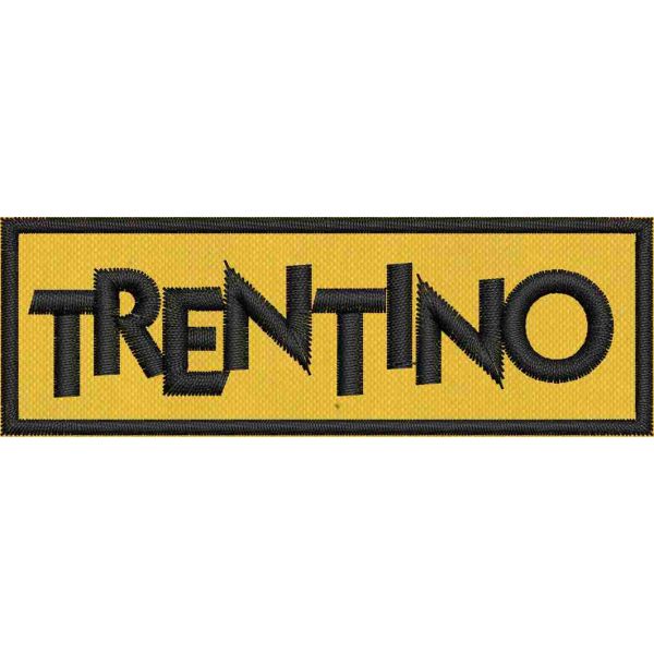 Patch ricamato  con NOME RICCARDO A CARATTERI SFALSATI  su base gialla