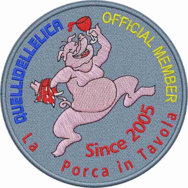 Patch ricamato associazione quelli dellelica con maialino su base grigia 