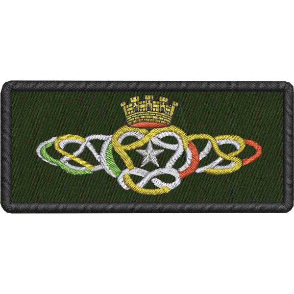 Patch ricamato rettangolare cm. 10 x 4,5 su base verde miliatre forze d Onore Personale Congedo Forze Armate 