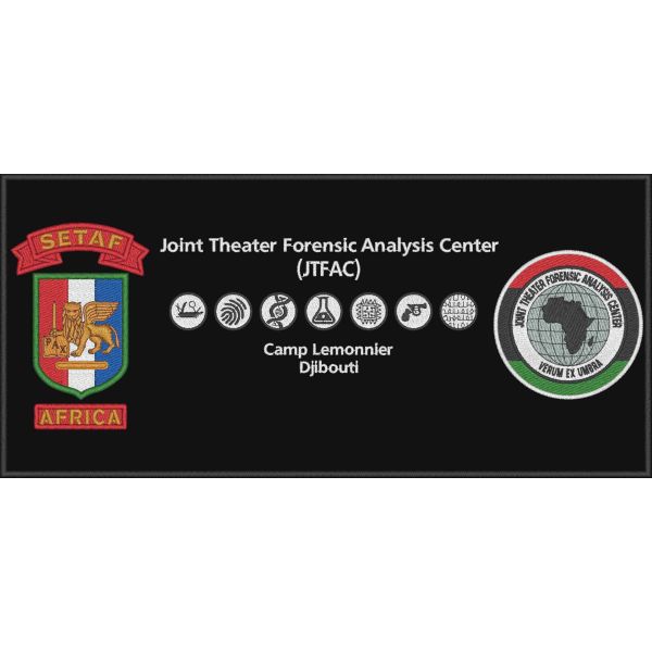 Stemma ricamato su base nera (Joint Theater Forensic Analysis) "SETAF" cm.30 x 14