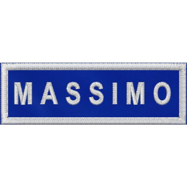 Patch nominaitvo (FAUSTO) su base rossa con nome in bianco e misure cm 9 x 3